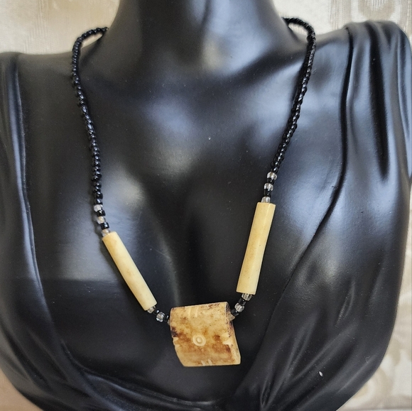 White Baltic Amber Pendant Necklace Multicolor Natural Beads Rare Earth-Tone Gem - Picture 4 of 12